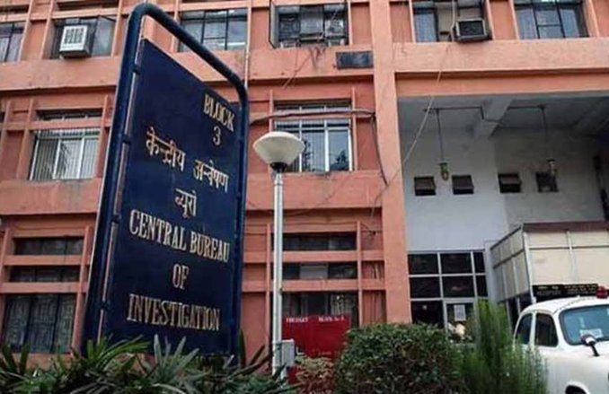 ओएसडी की गिरफ्तारी के बाद तीन जगह छापेमारी