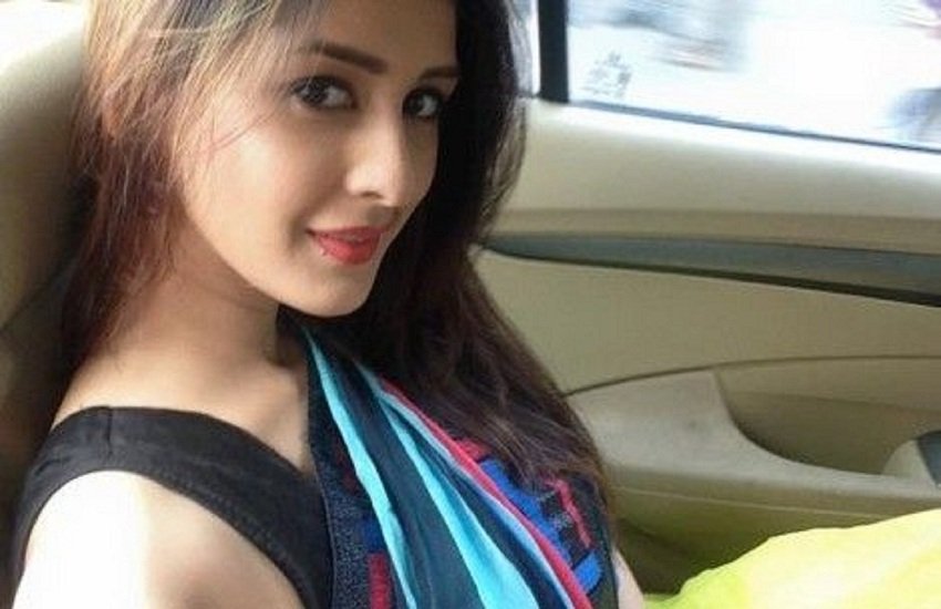 टीवी एक्ट्रेस चाहत खन्ना की तस्वीर