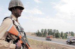 7th Pay Commission: CRPF में 12वीं पास के लिए सरकारी नौकरी, सैलरी के अलावा दूसरे फायदे भी मिलेंगे