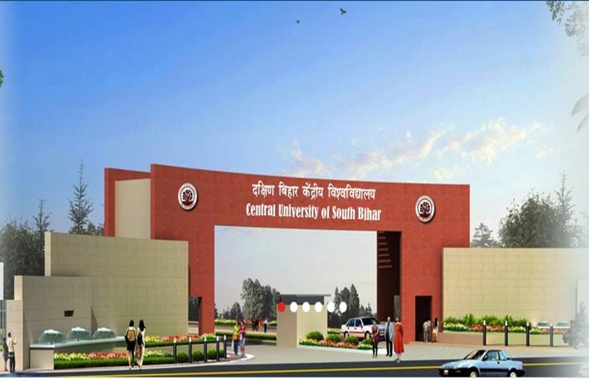 यह रोक विश्वविद्यालय की खराब वित्तीय स्थिति को देखते हुए लगाई गई थी। यह रोक विश्वविद्यालय की खराब वित्तीय स्थिति को देखते हुए लगाई गई थी।