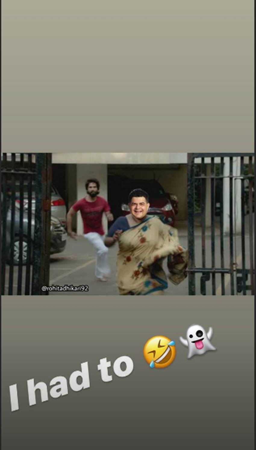 कियारा ने डब्बू के मीम्स वाली तस्वीर को भी शेयर किया है, जिसका सोशल मीडिया पर काफी मजाक उड़ाया जा रहा है। तस्वीर में डब्बू साड़ी पहने हुए दिख रहे हैं।