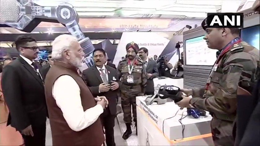 पीएम ने यहां पर अपने संबोधन में कहा- उन्हें गर्व है कि रक्षा क्षेत्र में भारत ने स्वदेशी तकनीक का विकास कर रहा है। आज ISRO भारत के लिए, पूरी दुनिया के लिए, Outer Space के रहस्यों को ढूंढ़ रहा है, तो भारत का DRDO इन संपत्तियों को गलत ताकतों से बचाने के लिए रक्षा की दीवार खड़ी कर रहा है।