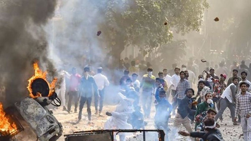 बता दें कि दिल्ली में हुई इस साम्प्रदायिक हिंसा में अब तक 38 लोगों की मौत हो चुकी है।