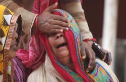 मुर्दाघर के बाहर बराबर था सोलंकी और नास‍िर का दर्द! एक ने बेटा खोया, दूसरे ने भाई