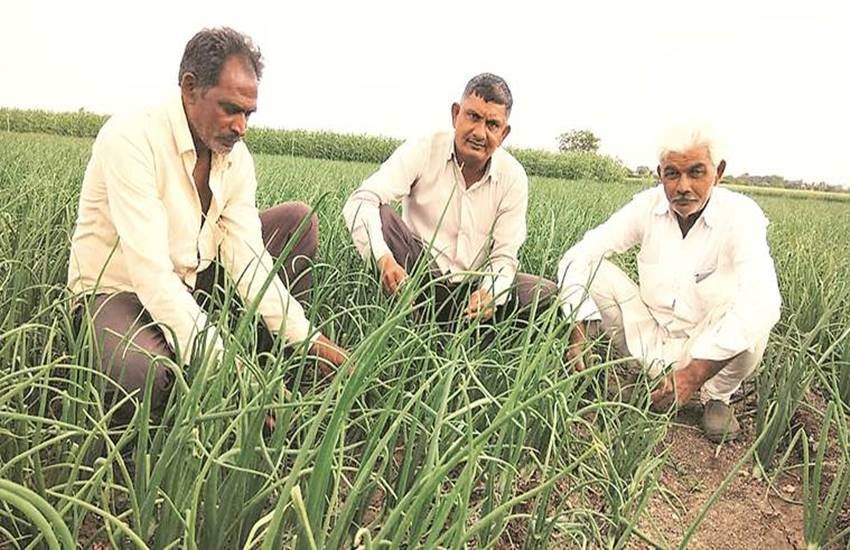 भारत ने 2020-21 का बजट पेश करते हुए कृषि, ग्रामीण व सिंचाई के क्षेत्रों को 2.8 लाख करोड़ रुपए आबंटित किए हैं। भारत में अधिकतर किसान अपने उत्पाद लागत मूल्य से भी कम पर बेचने को विवश हैं जिसका अर्थ है नकारात्मक सबसिडी, इसके फलस्वरूप किसानों पर कर्ज बढ़ता जा रहा है और किसान आत्महत्या पर विवश हो रहे हैं। भारत ने 2020-21 का बजट पेश करते हुए कृषि, ग्रामीण व सिंचाई के क्षेत्रों को 2.8 लाख करोड़ रुपए आबंटित किए हैं। भारत में अधिकतर किसान अपने उत्पाद लागत मूल्य से भी कम पर बेचने को विवश हैं जिसका अर्थ है नकारात्मक सबसिडी, इसके फलस्वरूप किसानों पर कर्ज बढ़ता जा रहा है और किसान आत्महत्या पर विवश हो रहे हैं।