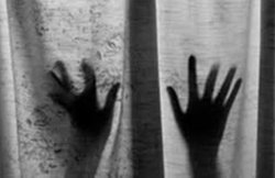 17 साल के लड़के ने नाबालिग का 100 बार रेप किया, बाथटब में बच्चे को दिया जन्म, हुई कार्रवाई