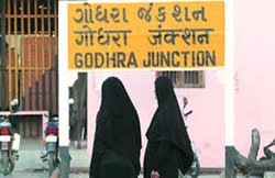 गुजरात दंगे के दोषी इंदौर के मंदिर में कर रहे साफ-सफाई, जमानत पर छूटने के बाद कोर्ट ने दी जिम्मेदारी