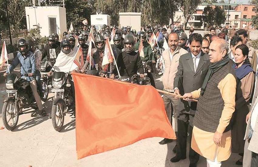Haryana govt, CM manohar lal khattar, haryana news, mool chand sharma, mining mafia, haryana police, local police, anil vij, home minister anil vij, india news, Hindi news, news in Hindi, latest news, today news in Hindi