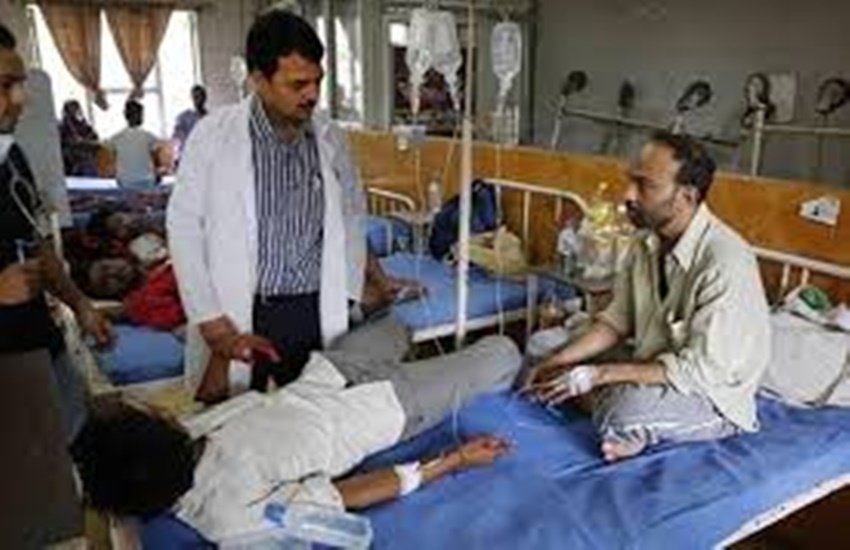 प्रधानमंत्री जन आरोग्य योजना के तहत इलाज (फाइल फोटो- पीटीआई)