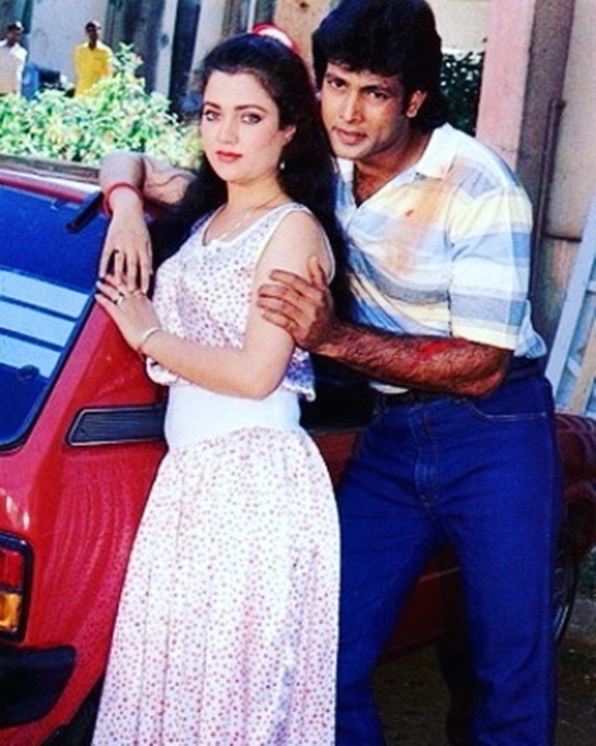 उन्होंने हेमंत को चंद महीनों की ट्रेनिंग के बाद कैमरे के सामने कर दिया। पहली ही फिल्म में हेमंत को लीड एक्टर का रोल मिल गया।