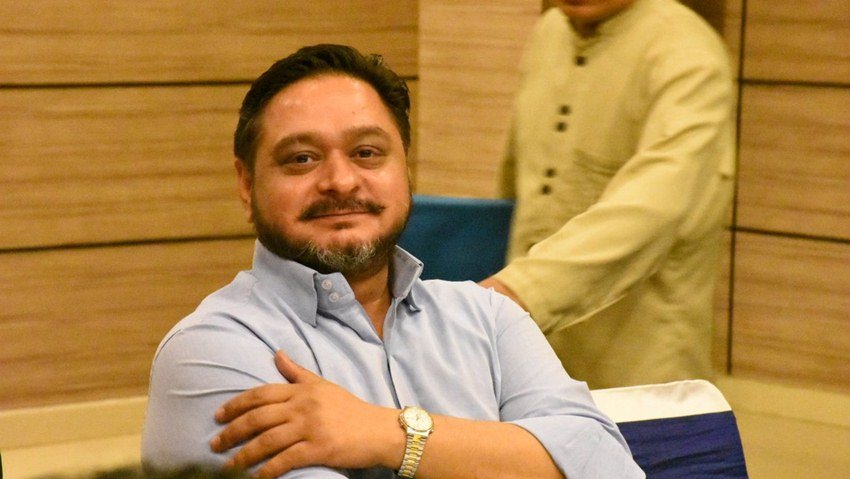 Kapil Bhardwaj: कपिल भारद्वाज आम आदमी पार्टी के लिए काफी लंबे समय से काम कर रहे हैं। उन्होंने AAP के लिए ऑपरेशन, मीडिया, पीआर, पब्लिसिटी जेसे काम संभाले हैं। कपिल अमेरिके से ग्रैजुएट हैं। कपिल ने दिल्ली विधानसभा चुनाव में बूथ मैनेजमेंट से लेकर स्टार कैंपनेर्स के शेड्यूल पर काम करने तक की सफलतापूर्वक जिम्मेदारी निभाई।