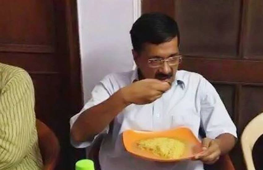 मुख्यमंत्री अरविंद केजरीवाल गोलगप्पे के भी शौकीन हैं।