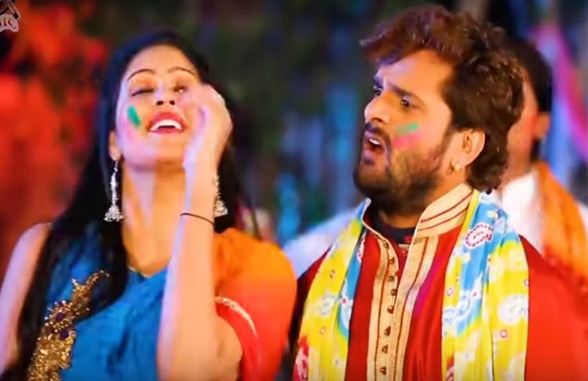 Holi Geet And Gana: खेसारी का होली सॉन्ग 'साढू के धन जनि नाश करी ऐ जीजा' हुआ वायरल