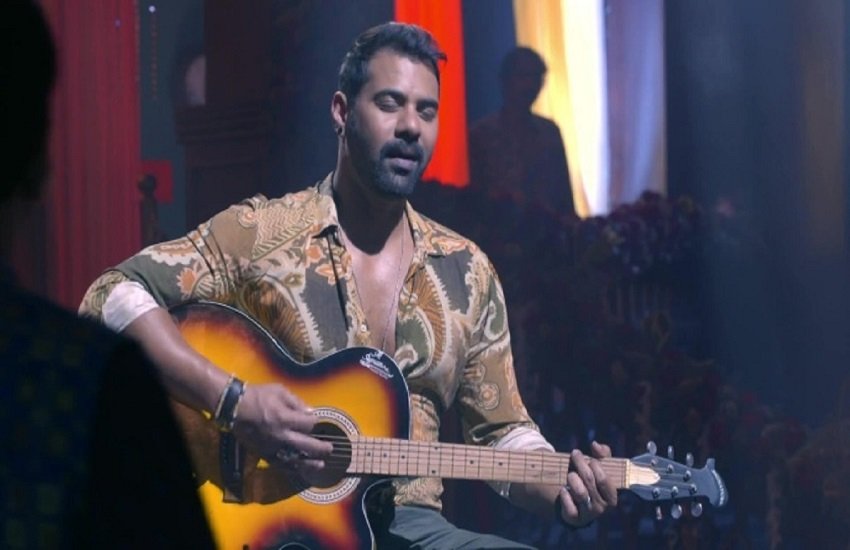 Kumkum Bhagya:अभि को गाता देख प्रज्ञा के छलके आंसू