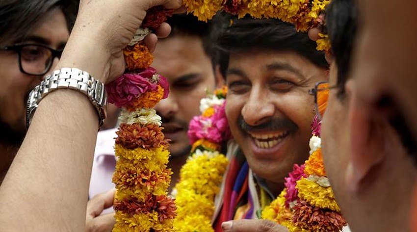 हालांकि मनोज वो चुनाव हार गए। लेकिन फिर उन्होंने कभी पीछे मुड़ कर नहीं देखा।