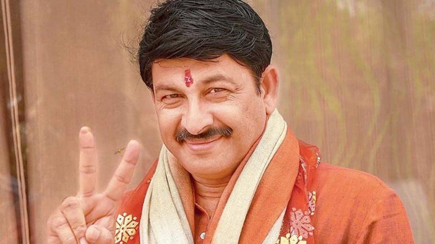 इसके बाद मनोज तिवारी की लोकप्रियता इतनी बढ़ी कि उन्हें समाजवादी पार्टी की तरफ से लोकसभा का टिकट भी मिल गया।