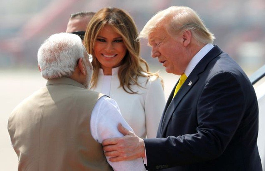 बता दें कि मेलानिया अपने पति यूएस प्रेसिडेंट डोनल्ड ट्रंप के साथ भारत आई हैं।