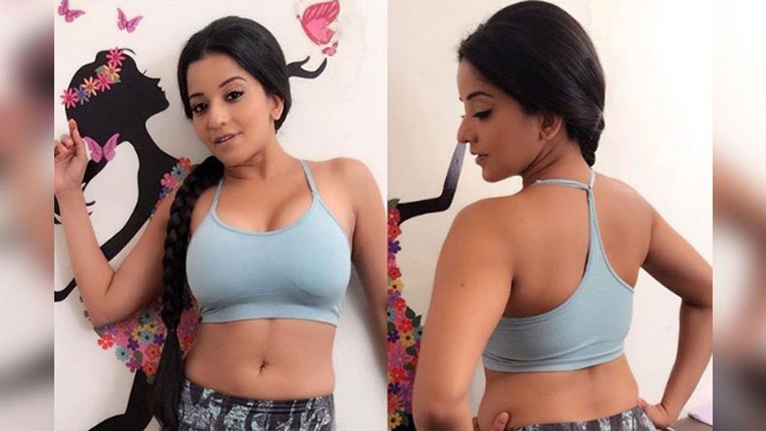 मोनालिसा अपने वर्कआउट की तस्वीरें भी सोशल मीडिया फैंस के साथ शेयर करती रहती हैं।