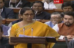 Budget 2020 Income Tax Slabs and Rates Updates: नए टैक्स स्लैब का हुआ ऐलान, पांच से साढ़े सात लाख तक की आय पर देना होगा 10% टैक्स