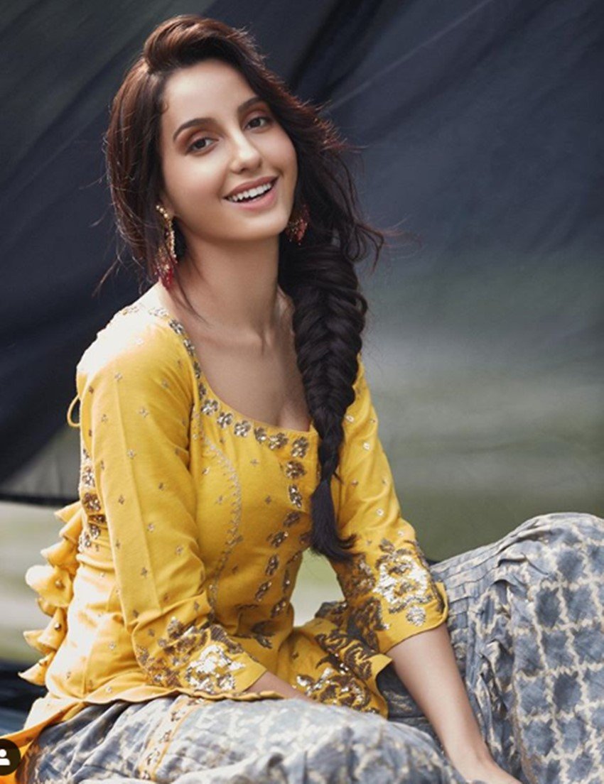 Nora Fatehi, Actress Nora Fatehi, Nora Fatehi Raising High Temperature, Nora Fatehi HD Pictures, Nora Fatehi in Beautiful Indian Saari, Nora Fatehi With a Nath, Fans Reacting on Nora Fatehi Pictures, Dilbar Dilber Actress nora fatehi, Nora Fatehi Look Goes Crazy, entertainment news, bollywood new, television news