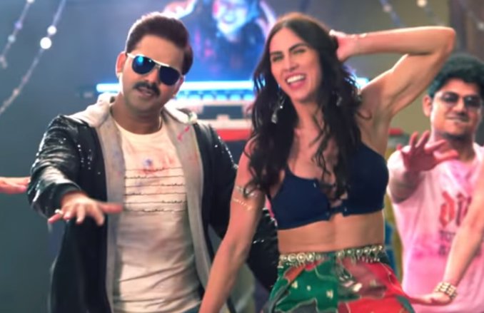Pawan Singh का रिलीज हुआ पहला हिंदी गाना ‘कमरिया हिला रही है’, यूट्यूब पर छाया वीडियो