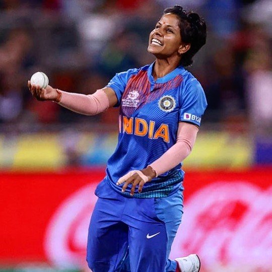 इस मैच के दौरान पूनम ने अपने नाम एक रिकॉर्ड भी दर्ज किया है। वह महिला टी20 मैचों में भारत की ओर से सबसे ज्यादा विकेट लेने वाली खिलाड़ी बन गई हैं। उनके पहले एकता विष्ट के नाम 20 विकेट लपकने का रिकॉर्ड था। पूनम ने 20 विकेट लेकर एकता का रिकॉर्ड ब्रेक किया और नई उपलब्धि हासिल की। इससे पहले पूनम ने ऑस्ट्रेलिया के खिलाफ भी शानदार प्रदर्शन किया था। उस दौरान उन्होंने 4 ओवर में 19 रन देकर 4 विकेट झटके थे। महिला क्रिकेट टीम में पूनम और शेफाली दोनों शानदार फॉर्म में चल रही हैं।
