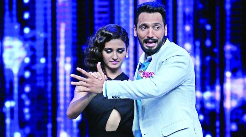Puneet pathak: डांसर और कोरियोग्राफर पुनीत पाठक भी इसी फेहरिस्त में शामिल हैं। पुनीत पाठक ने रियलिटी शो डांस इंडिया डांस में हिस्सा लिया था। शो हारने के बाद भी उन्होंने मेहनत नहीं छोड़ी और आज वो ना सिर्फ एक डांस रियालिटी शो के जज हैं बल्कि बॉलीवुड फिल्मों में भी नजर आ रहे हैं।