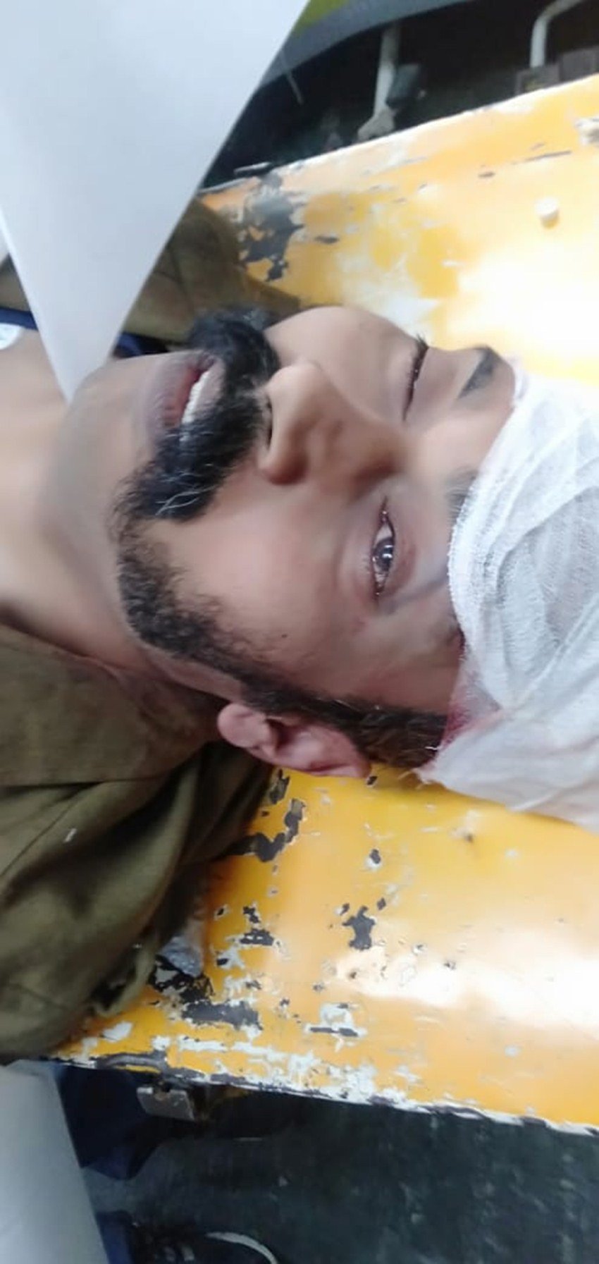 रतनलाल बीमार होने के बावजूद भी ड्यूटी पर तैनात थे। बताया जा रहा है कि उनके सिर पर पत्थर लगने से उनकी मौत हुई। वहीं कुछ लोग ये भी दावा कर रहे हैं कि उन्हें उपद्रवियों की गोली लगी थी।