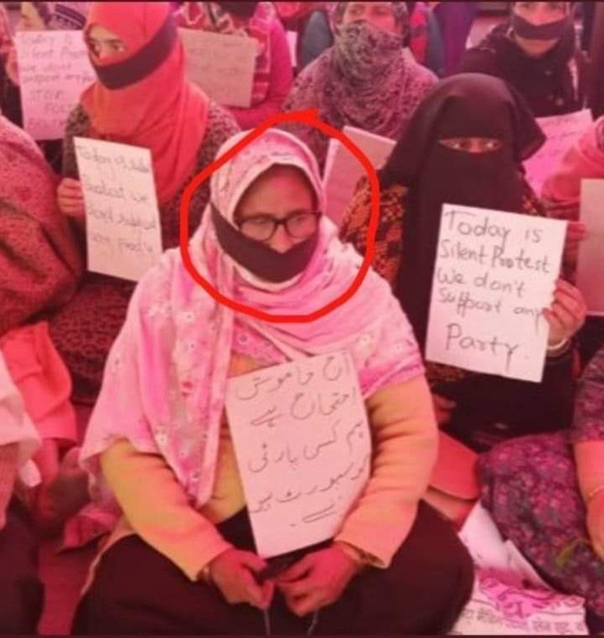 दरअसल ये तस्वीर पिछले कुछ दिनों से सोशल मीडिया में वायरल हो रही थी। इसे रवीश कुमार का बता सर्कुलेट किया जा रहा था।