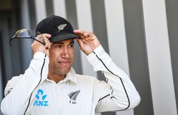 IND vs NZ, Ist Test: रॉस टेलर ने मैदान पर उतरते ही जड़ा शतक, तीनों फॉर्मेट में मैच की ‘सेंचुरी’ लगाने वाले दुनिया के पहले क्रिकेटर बने