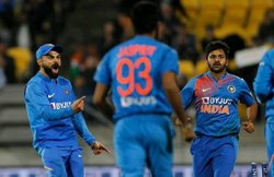 IND vs NZ: विराट कोहली के एक थ्रो ने पलट दिया मैच; मुनरो भी रह गए हैरान, देखें VIDEO