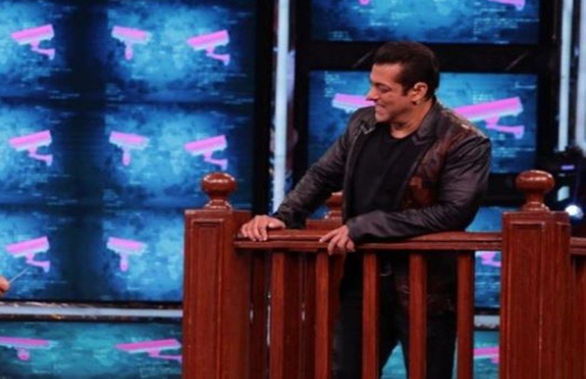 Bigg Boss, Bigg boss Weekend ka vaar, Rajat sharma, Rajat sharma ask salman khan tough question, Bigg Boss 13, Salman Khan, Salman Khan on Bigg Boss 13, sidharth shukla shehnaaz gill, Ayushman khurrana, shubh mangal zyada saavdhan, Rajat Sharma on Bigg Boss 13, apki Ki Adalat, Rajat Sharma in Bigg Boss 13, Fans Got Excited to SEE Rajat Sharma in bb13, Bhaijaan answering on Asim Himanshi, Sidharth Shehnaaz Relationship,Paras Mahira Patchup and Breakups,