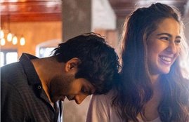sara Ali Khan, सारा अली खान, sara ali khan video, kartik aaryan, Love Aaj Kal 2, kartik aaryan lifts sara ali khan, sara kartik video viral, video viral, viral video, kartik aaryan video, सारा अली खान, कार्तिक आर्यन, सारा अली खान और कार्तिक आर्यन का वीडियो हुआ वायरल, Love Aaj Kal 2 movie