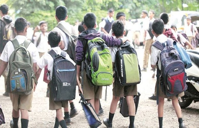 Coronavirus: उत्तर प्रदेश में बिना परीक्षा दिए पास होंगे छात्र, शिक्षा विभाग का आदेश