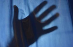 CCTV में महिला को जबरदस्ती किस करता आया नजर, मुंबई के ‘Serial Molester’ की हुई पहचान