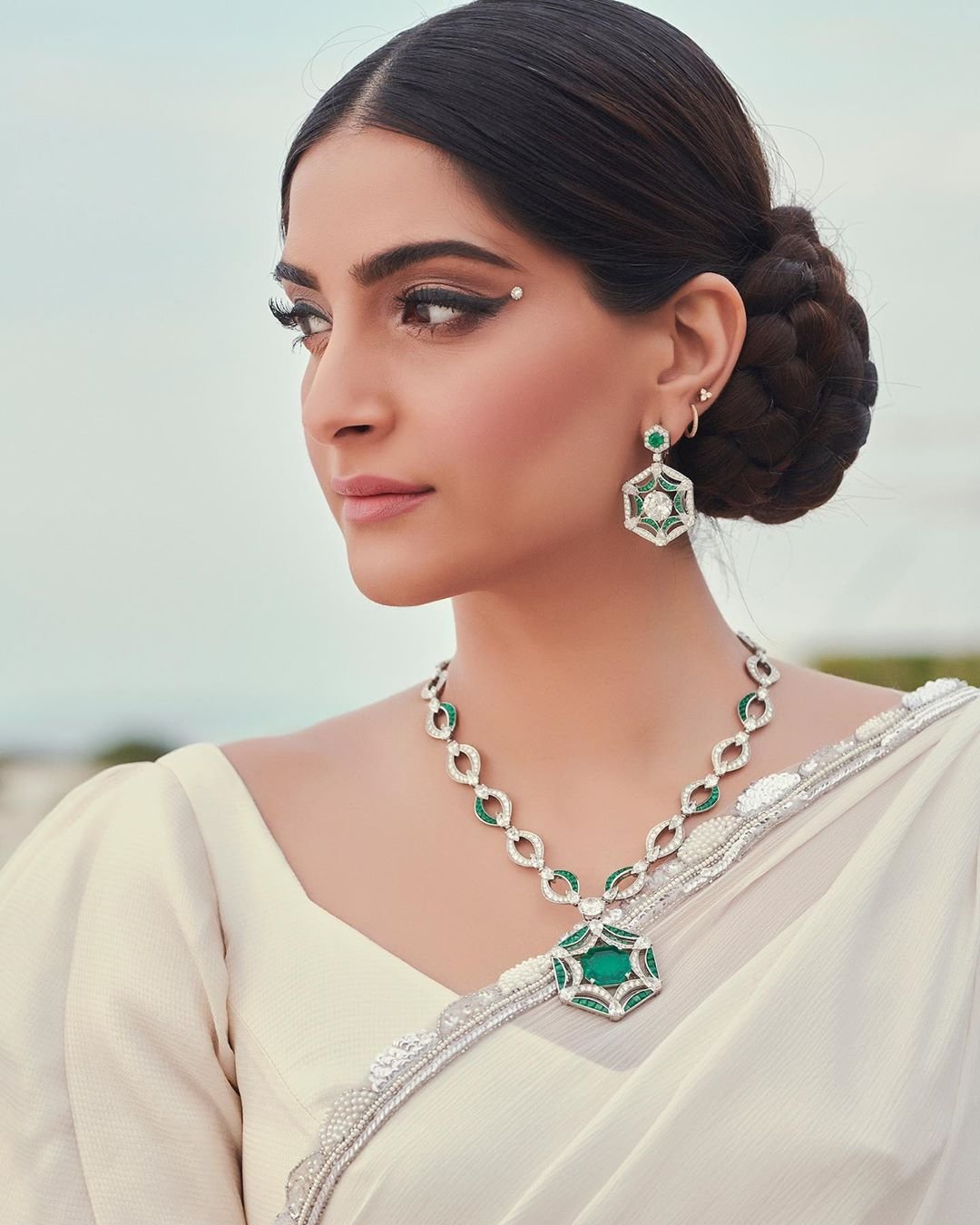Sonam kapoorm Sonam kapoor ans troll, sonam kapoor trolls, Anil kapoor, sonam kapoor photos, Sonam kapoor hot pics, malang, anil kapoor, sonam kapoor, disha patani, aditya roy kapur, sonam kapoor anand ahuja, sonam kapoor age, malang review, entertainment news