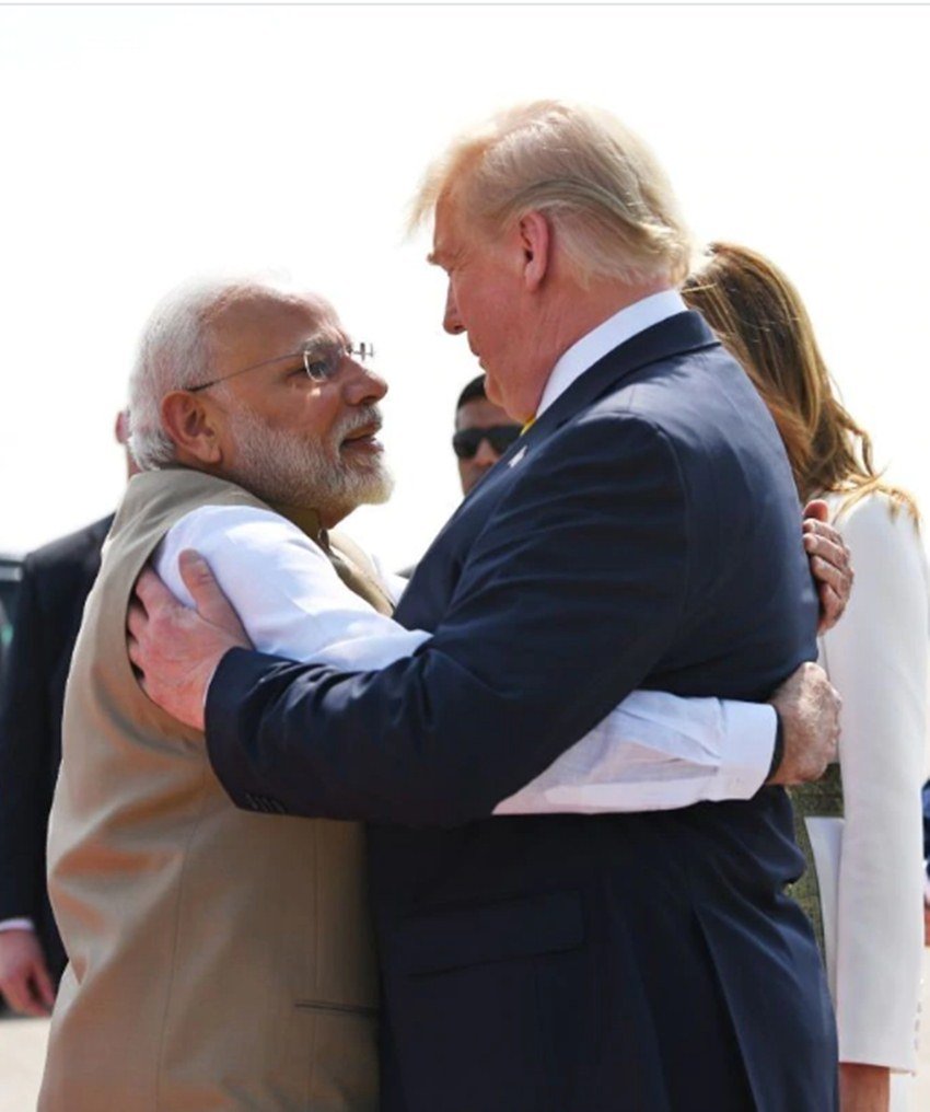 परंपरा यह रही है कि जब भी कोई हस्ती गांधी आश्रम आता है, तो वह महात्मा गांधी, उनके संघर्ष या उनकी शख्सियत के बारे में दो शब्द जरूर लिखता है। हालांकि ट्रंप ने सिर्फ पीएम मोदी के बारे में लिखा।