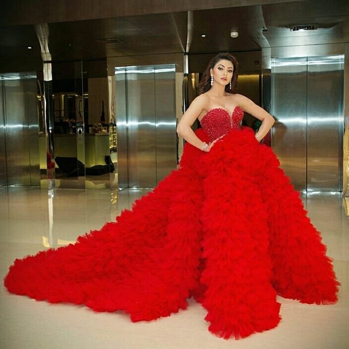 urvashi rautela, ,urvashi rautela heavy gown, ,urvashi rautela gown, filmfare 2020, amazon Filmfare awards, urvashi rautela photos,urvashi rautela height,urvashi rautela age, ,urvashi rautela movies, ,urvashi rautela upcoming movie, ,urvashi rautela hot pics, urvashi rautela gallery