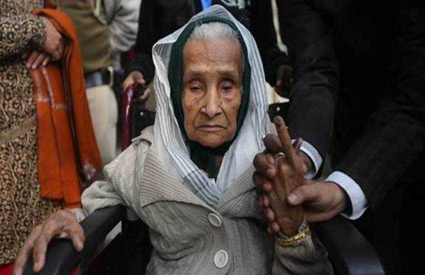 कुल 132 मतदाता ऐसे रहे जिनकी उम्र 100 साल से अधिक है। कुल 132 मतदाता ऐसे रहे जिनकी उम्र 100 साल से अधिक है।