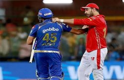 PIC: युवराज सिंह ने ‘शॉपिंग’ को लेकर इंस्टाग्राम पर शेयर की तस्वीर, रोहित शर्मा ने सलाह देते हुए कर दिया ट्रोल