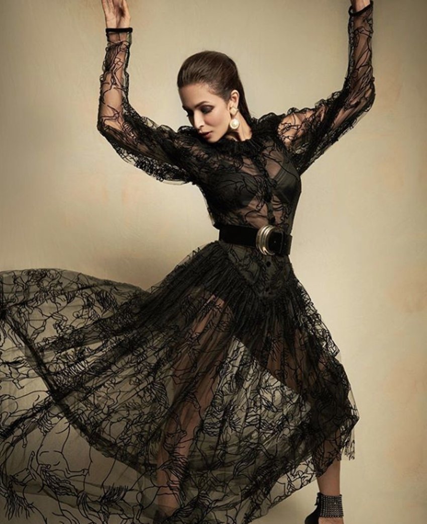 Malaika Arora, Actress Malaika Arora, Malaika Arora Trolled For Her Deep Front Neck, Malaika Brutally Trolled, Actress Malaika REACT ON Weird Comment, Malaika Arora on social media, Malaika Arora solid reply to trolls, malaika arora slam trolls, entertainment news, bollywood news, Malaika Arora Bold Pictures, Malaika Arora Bold Photo shoot,