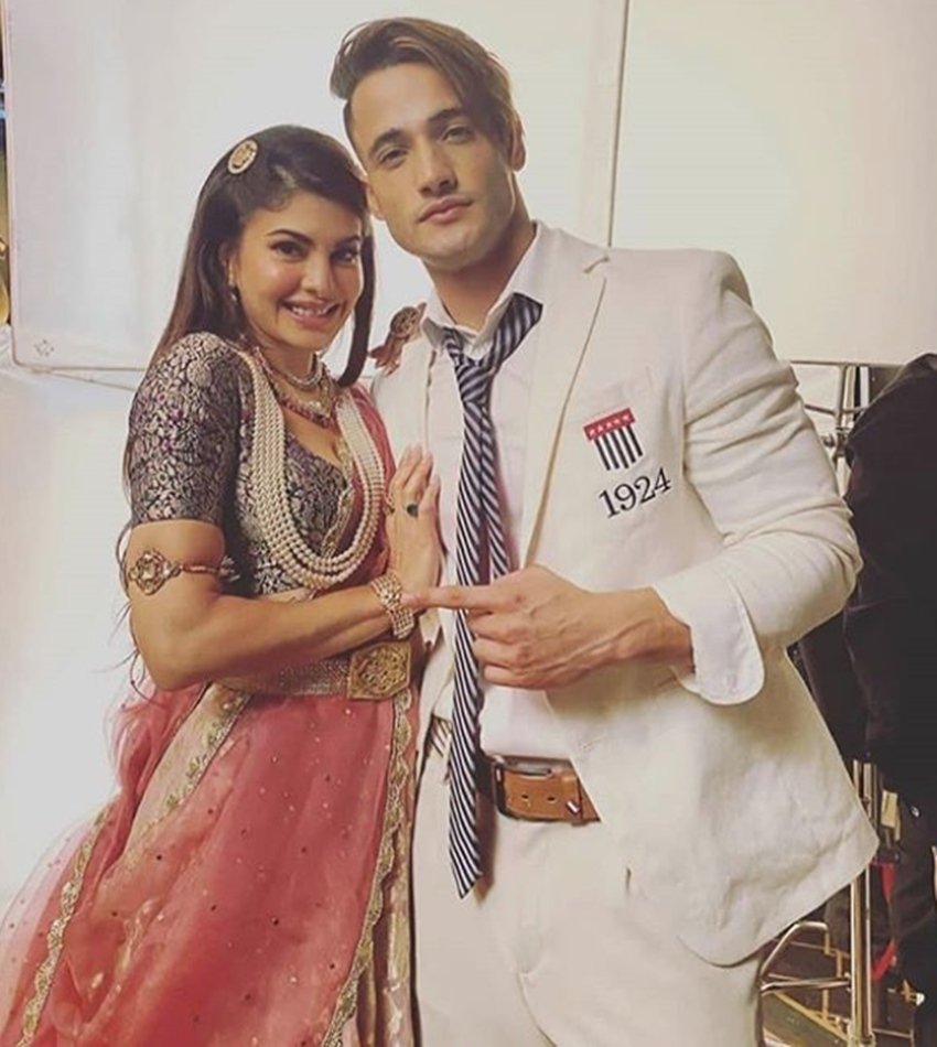 Asim Riaz, Jacqueline Fernandez, Himanshi Khurana, Bigg Boss 13, Bigg Boss 13 Winner Asim Riaz, Jacqueline Fernandez, Jacqueline with Asim Riaz, Jacqueline Spending Time With asim, Great Bonding Shows between Asim and Jacqueline, Himanshi Khurana, Bigg Boss 13 Winner, Himanshi Khurana