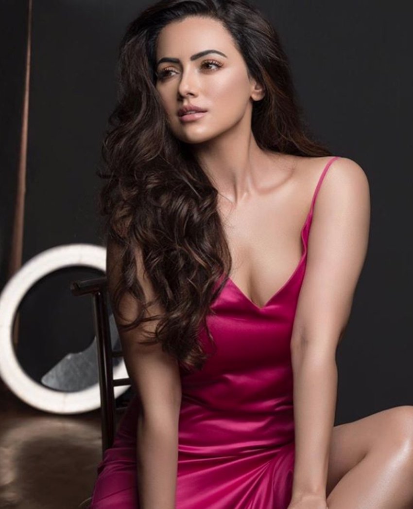 Sana Khaan, Melvin Louis, Sana Break Breakdown on Breakup, Sana Khaan Open UpOn Breakup, Melvin Louis Family is A Character less Says Sana Khaan, Sana Khaan Accuses Choreographer For Molestation, Sana Khan ex-boyfriend, Melvin Girlfriend, molestation and cheating blame on Melvin,