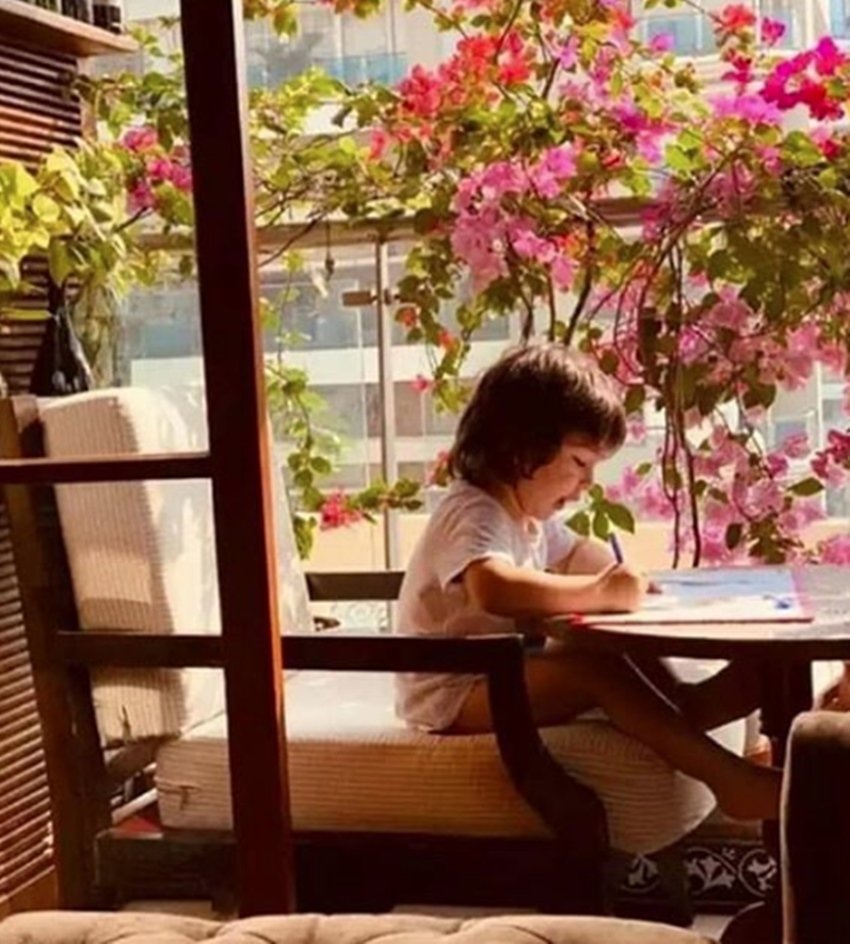 Kareena Kapoor, Taimur Ali Khan, Kareena Kapoor Talk About Taimur, Taimu Games, Taimur Life Style, Kareena Kapoor Living Style, Taimur and Kareena Kapoor, Bollywood news, Taimur Pictures, Kareena Kapoor Open Up about Taimur Ali Khan, Kareena Manage Taimur in Shooting SET, ENTERTAINMENT NEWS, BOLLYWOOD NEWS, TELEVISION NEWS