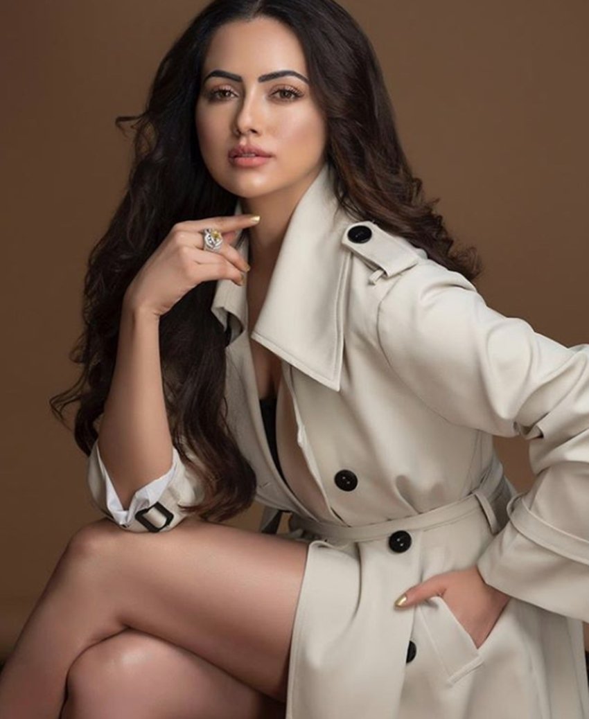 Sana Khaan, Melvin Louis, Sana Break Breakdown on Breakup, Sana Khaan Open UpOn Breakup, Melvin Louis Family is A Character less Says Sana Khaan, Sana Khaan Accuses Choreographer For Molestation, Sana Khan ex-boyfriend, Melvin Girlfriend, molestation and cheating blame on Melvin,