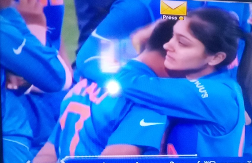 हार के बाद छलके शेफाली के आंसू