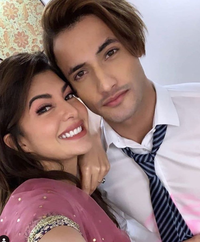 Asim Riaz, Jacqueline Fernandez, Himanshi Khurana, Bigg Boss 13, Bigg Boss 13 Winner Asim Riaz, Jacqueline Fernandez, Jacqueline with Asim Riaz, Jacqueline Spending Time With asim, Great Bonding Shows between Asim and Jacqueline, Himanshi Khurana, Bigg Boss 13 Winner, Himanshi Khurana
