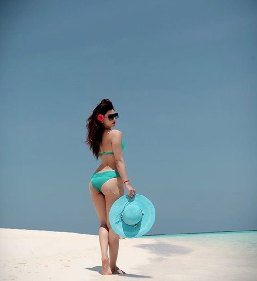 Urvashi Rautela, Actress Urvashi Rautela, Urvashi Rautela in Maldives, Urvashi Rautela Shared Bold Picture, Urvashi pictures from Maldives, Urvashi Rautela in Vacations, Urvashi Rautela on the Beach with blue sky,Urvashi Rautela in blue bikini, Urvashi Rautela Bikini pictures, entertainment news, bollywood news, television news
