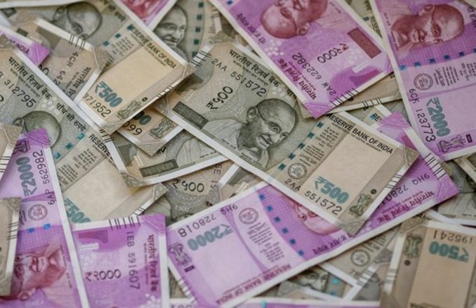 7th Pay Commission: इन सरकारी कर्मचारियों को 7वें वेतन आयोग के मुताबिक मिलेगी 1.12 लाख रुपए महीने तक सैलरी