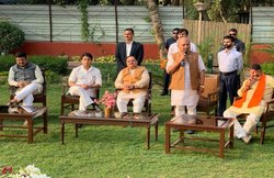 Madhya Pradesh Government Crisis Highlights: 25 मार्च तक हो सकती है नई सरकार की शपथ! राज्यसभा चुनाव में मिल सकता है लाभ